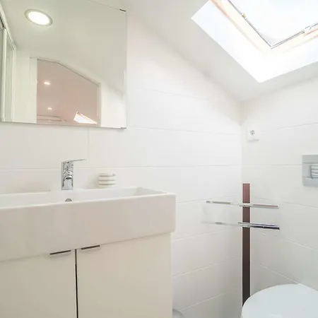 Graceful Duplex Apartment Lisbon